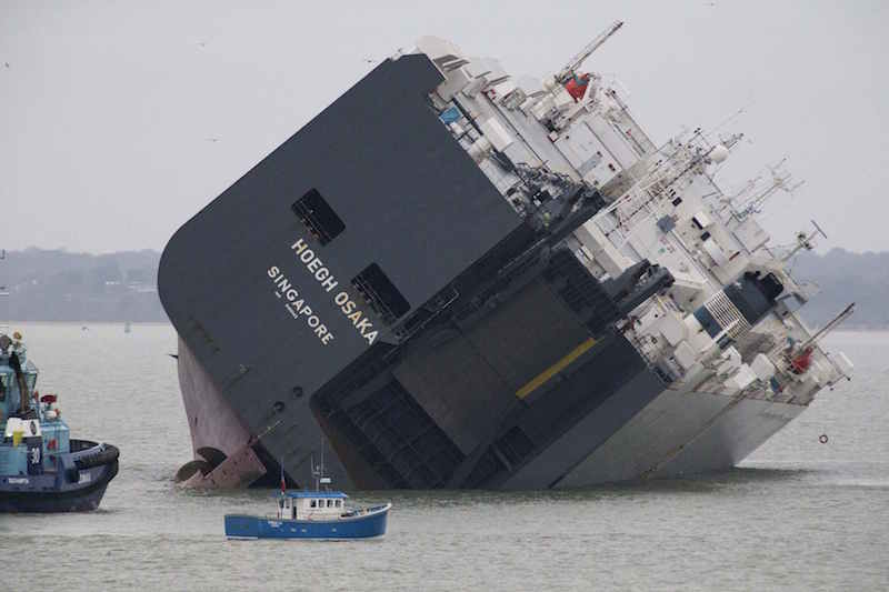 Salvaging the Hoegh Osaka, Southampton (UK)